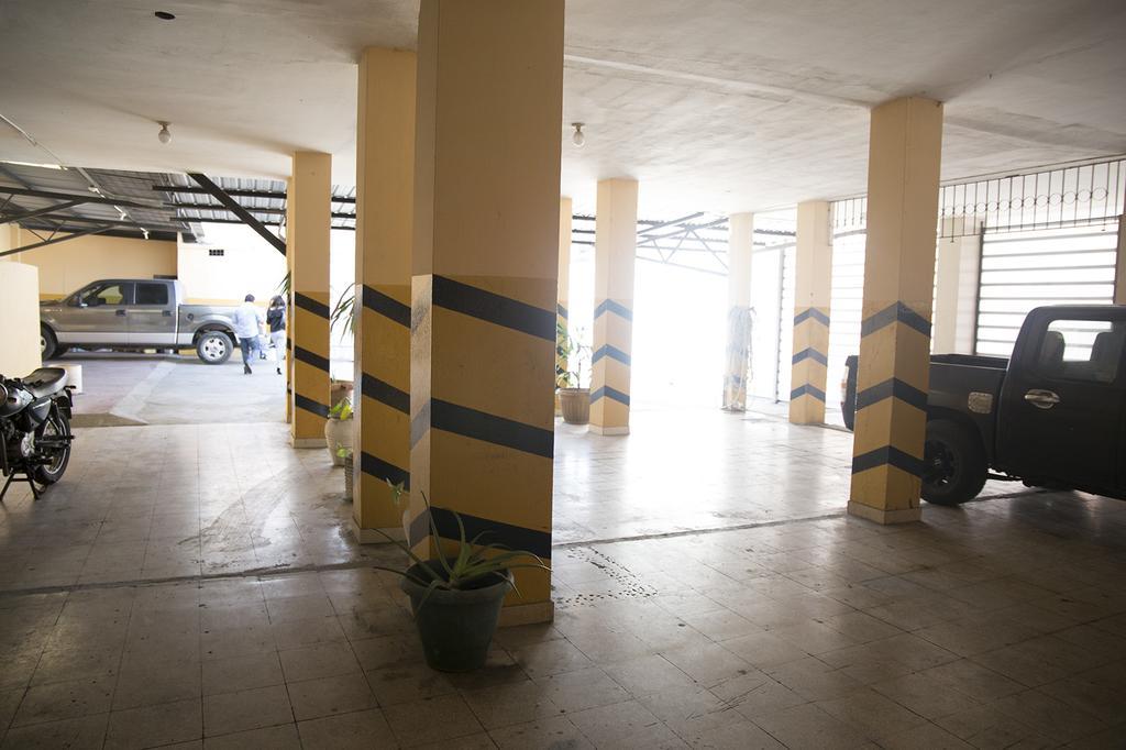 Hotel Tropical Inn Guayaquil Exterior photo